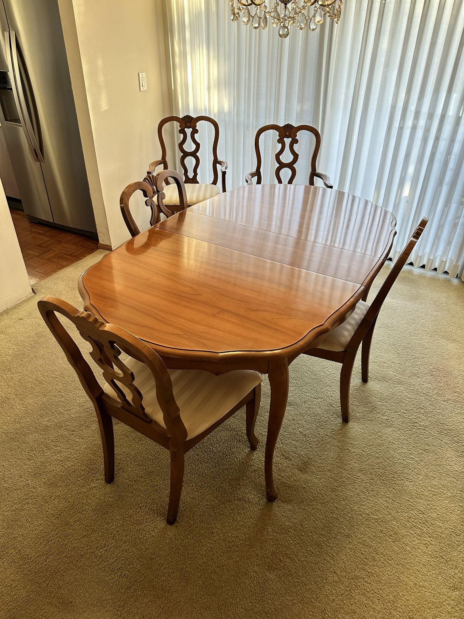 1960’s French Provincial Dining Room set with Five Chairs and Hutch And Table Top Removable Protection Pad