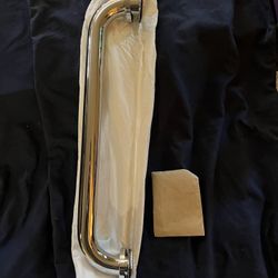 Grohe Essentials 18” Grab Bar