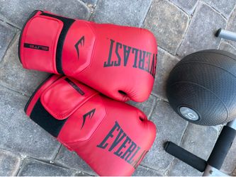 Boxing gloves