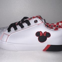 BRAND NEW Disney Minnie Mouse Shoes - Size 7.5