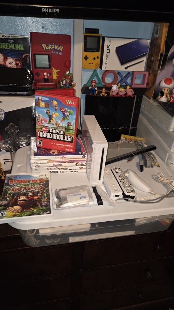 Nintendo Wii Super Mario Bros. Bundle With 7 Games