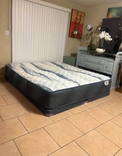 VERY NICE LIKE NEW CALIFORNIA KING SIZE BEAUTY REST MATTRESS AND BOXSPRINGS FOR SALE! IN EXCELLENT CONDITION, FREE DELIVERY