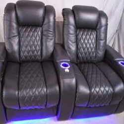 Like New Electric Recliner Chairs 