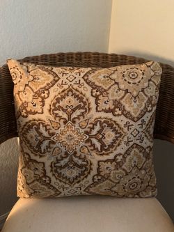 2 Patterned Throw Pillows