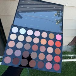 Morphe 350 makeup palette