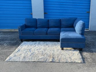 Sectional sofa. Free delivery 🚚