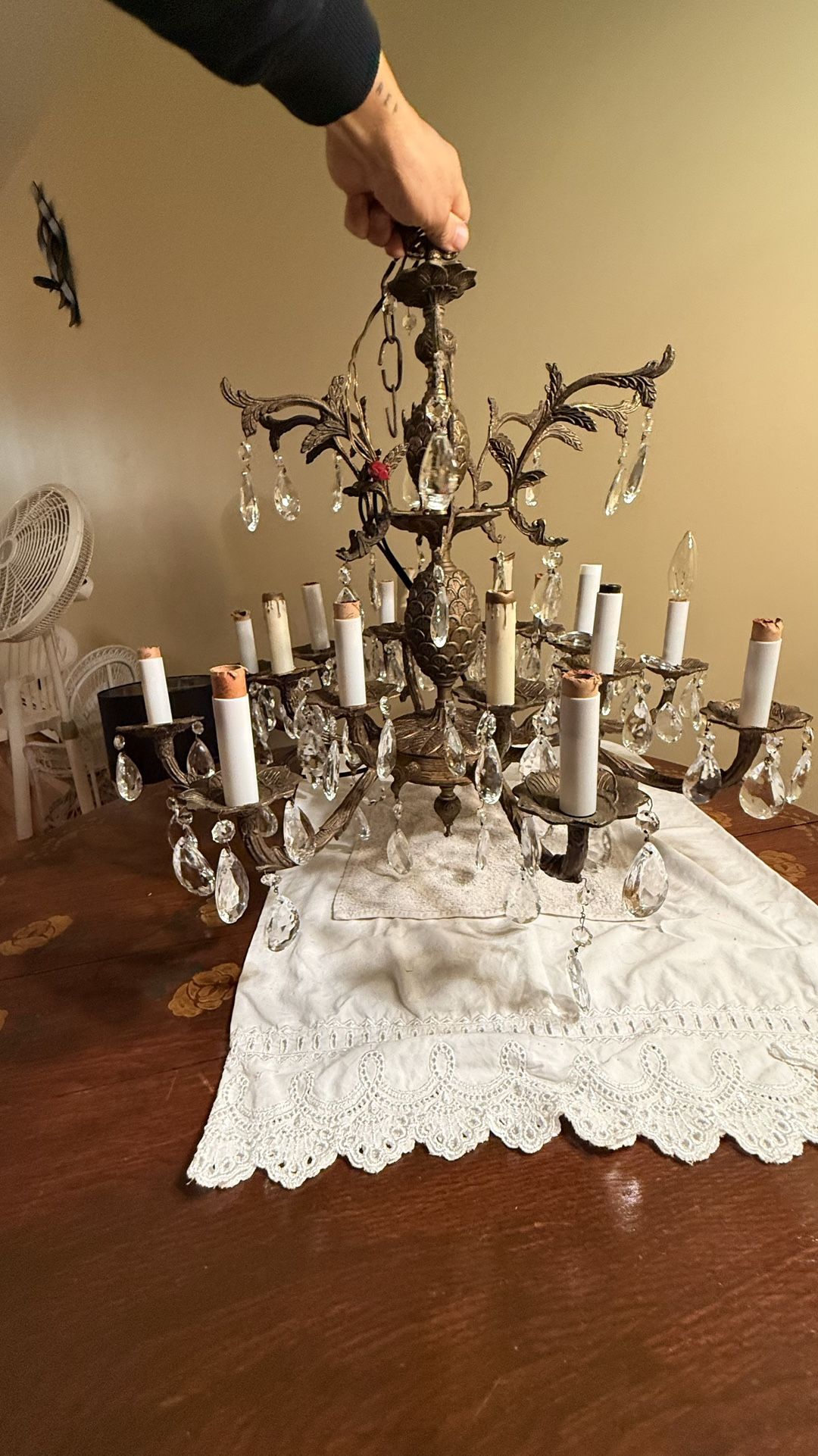 💡 Vintage Brass & Crystal Chandelier – Heavy, Ornate, 26” x 26”  📍 Yonkers, NY (10708)  Beautiful vintage brass chandelier with ornate leaf and flor