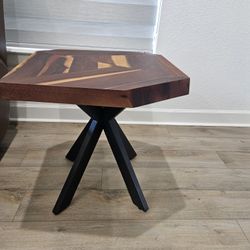 Brand New Coffee Table With 2 End Tables