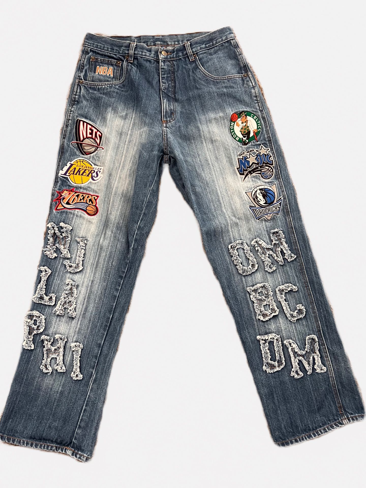 UNK Vintage NBA Basketball Logo Patches Jeans 34x32 Embroidered Y2K