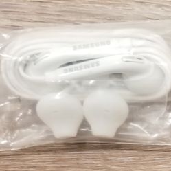 NEW Samsung Headphones, Still Sealed 