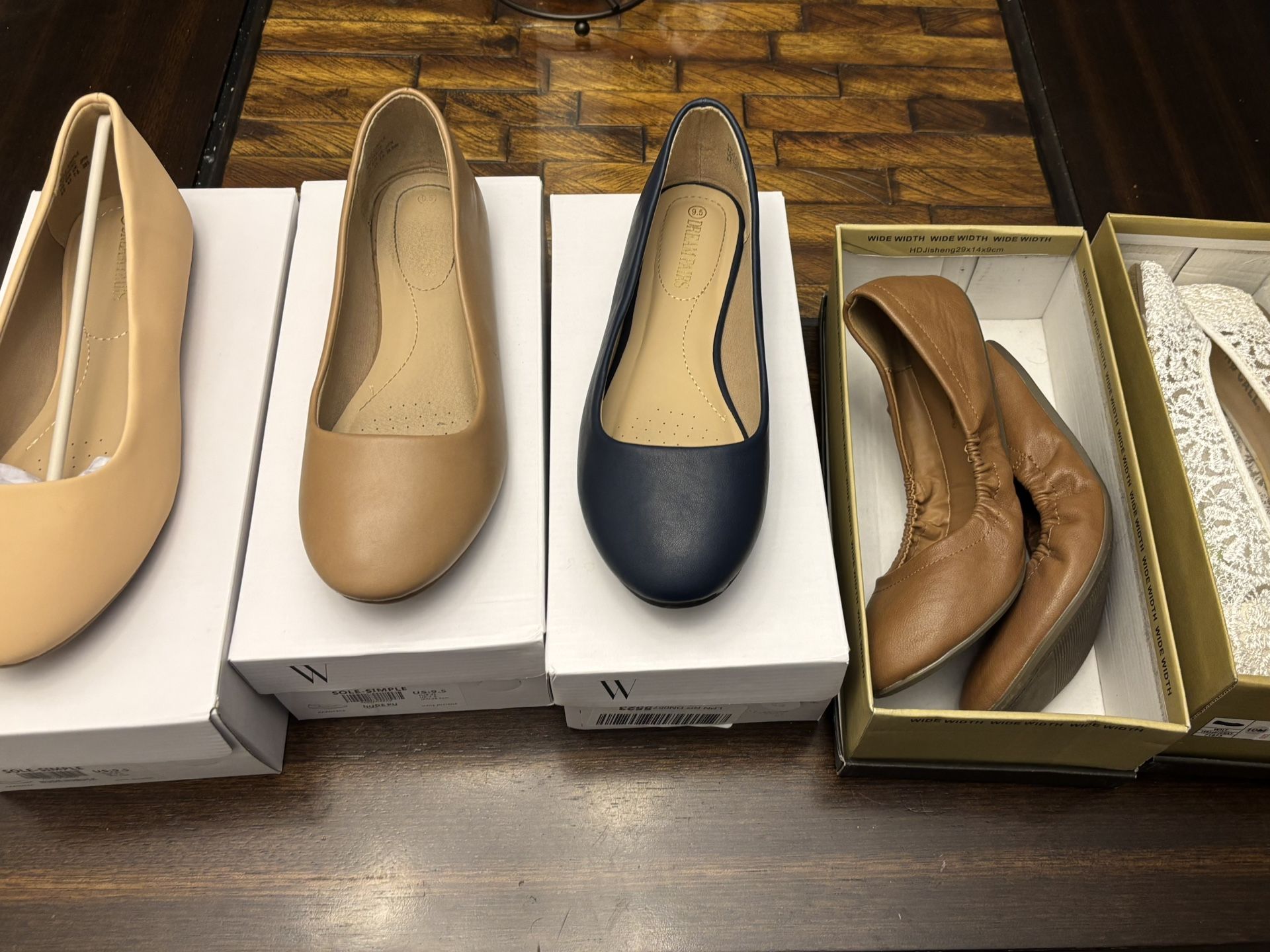 Women’s Flat Lot Size 9.5
