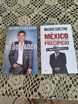 Two Spanish Paperback Books Bundle