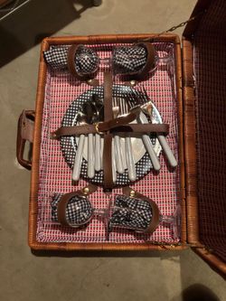 Picnic basket