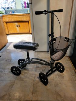 STEERABLE KNEE WALKER