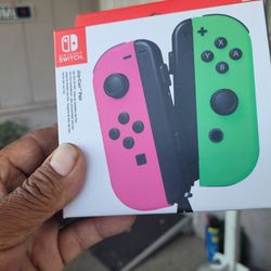 NINTENDO  SWITCH REMOTE CONTROLLER NEW IN THE BOX 