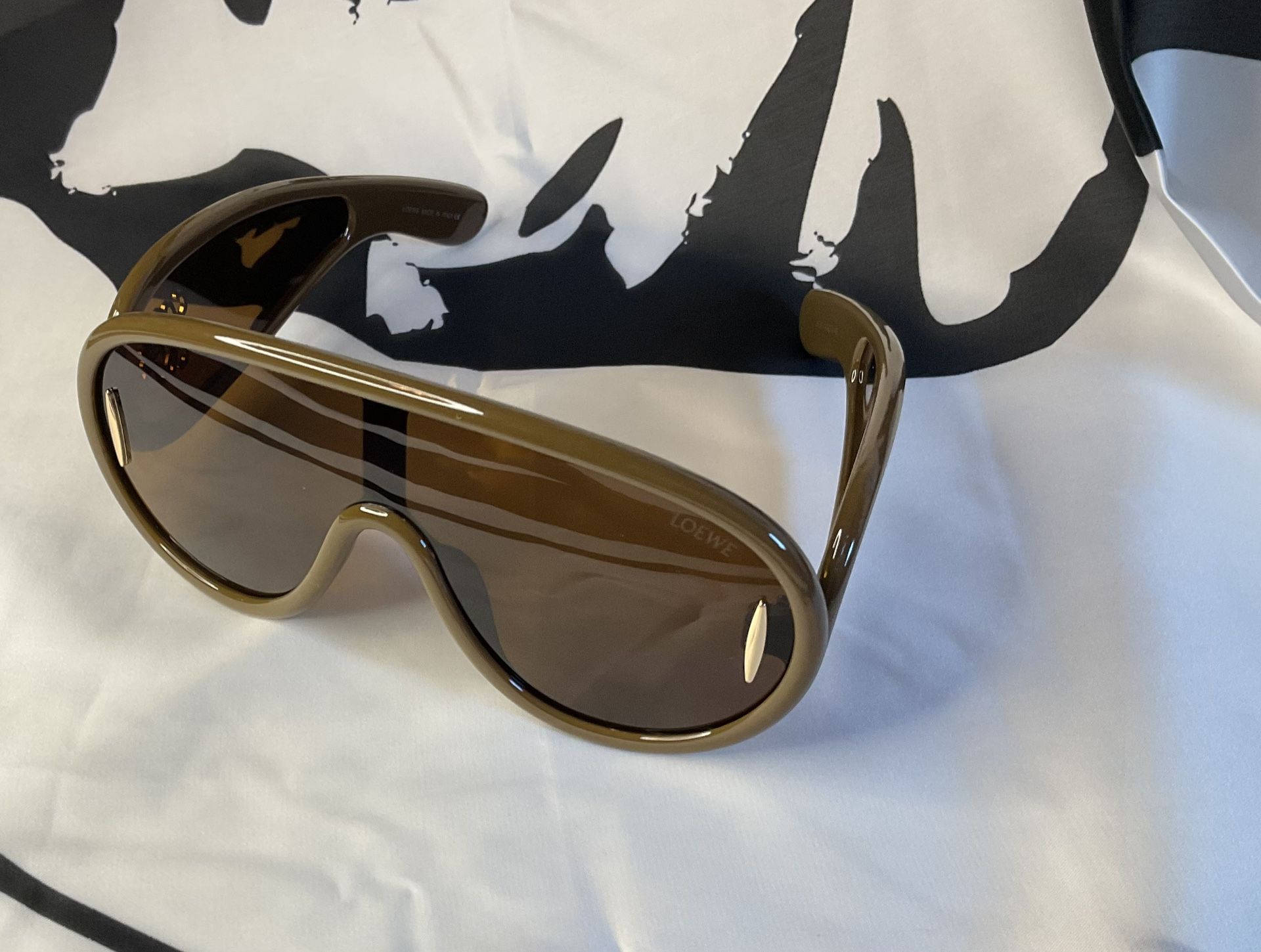 Loewe Wave Mask Sunglasses