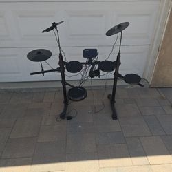 Kids Drum Set. Just Kissing Sticks 