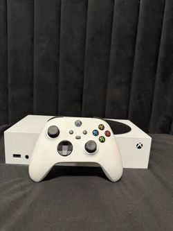 Xbox Series S - White Controller + All Cables