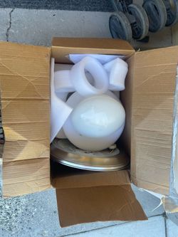 Free builder grade light fixtures (2)