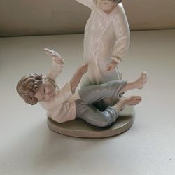 NAO LLADRO PILLOW FIGHT 1981 , Figurine NEW