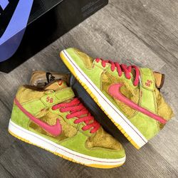 NIKE SB DUNK MID "MAMA BEAR" SZ 10