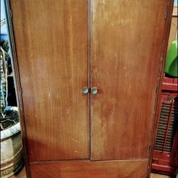 Beautiful Solid Wood Vintage Broyhill Chest Closet