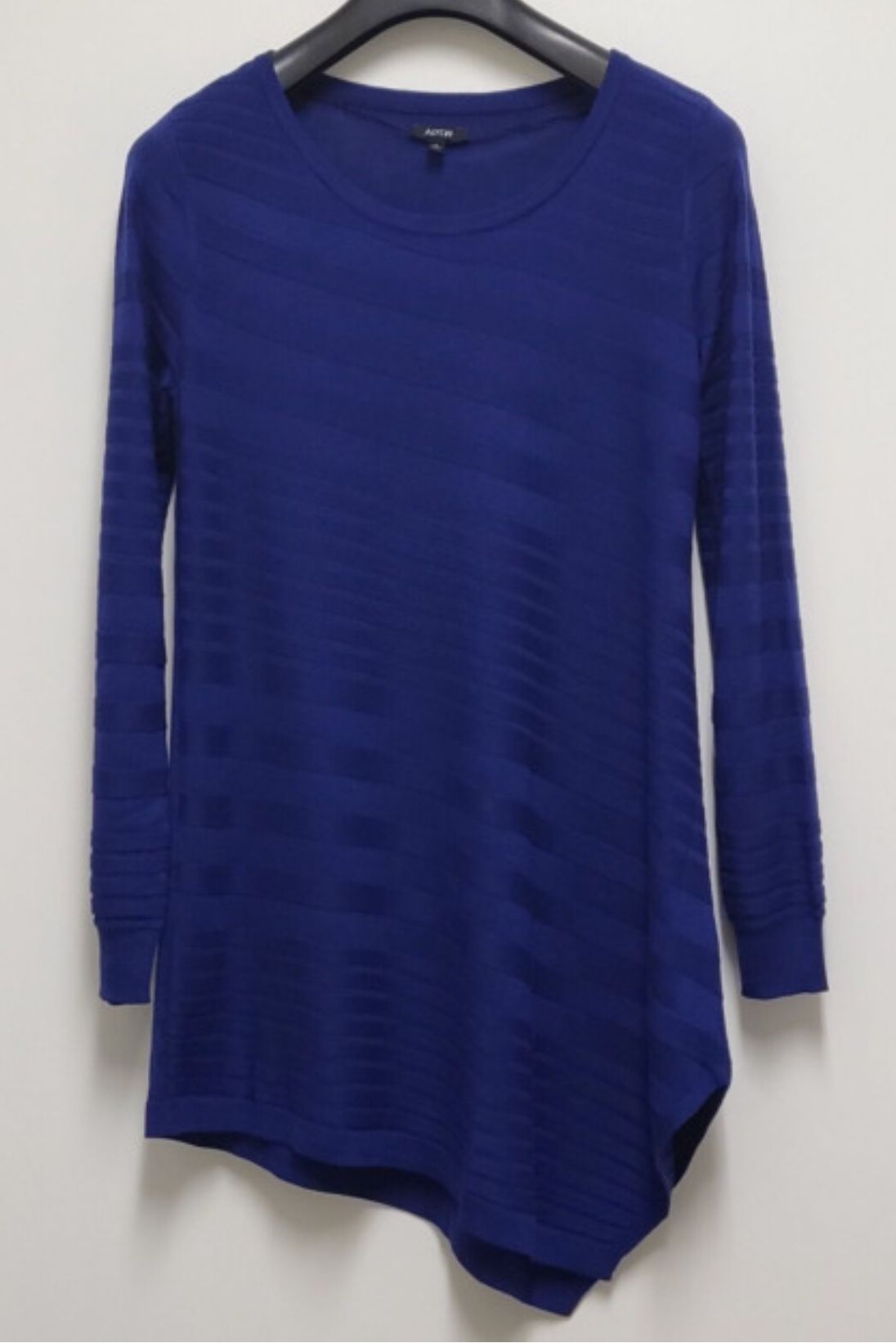 Apt 9 - Women’s Royal Blue  Knit Sweater - Top - Tunic -  Sweater Angled Hem Flattering … Size Medium NWOT