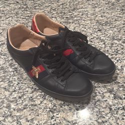 Used Gucci shoes GG honey bee