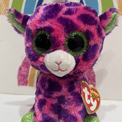 TY BEANIE BOOS GILBERT THE  6 INCH GIRAFFE , NEW WITH TAGS
