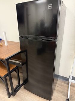 RCA 7.5 cu ft 2 Door Fridge with Freezer