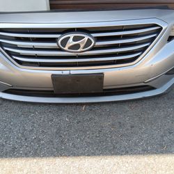 2015-2017 Hyundai Sonata Complete Front Bumper With All The Accessories. 