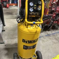 Dewalt 26 gallón air compresor 175 Max working pressure $399