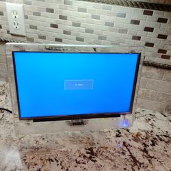 RCA Standard HDTV LED, 15 inch Screen. MPN: J15SE821