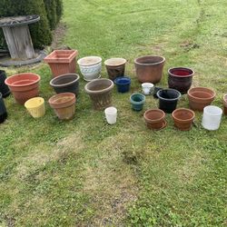 Planter Pots. Ceramic And Plastic 