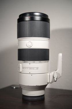 Sony fe 70-200 f2.8 gm e mount lens