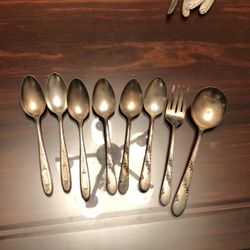 Tudor Plate Oneida Community Serving Spoons And Fork