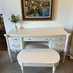 Stanley Furniture Solid Wood Desk/Vanity w Bench