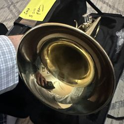 Nice Gold Trumpet with Nee Mouthpiece and Valve Oil $200 Firm