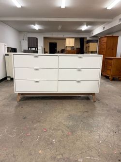 Beautiful Mid Century Modern Style White with Wood Base 6 Drawer Dresser