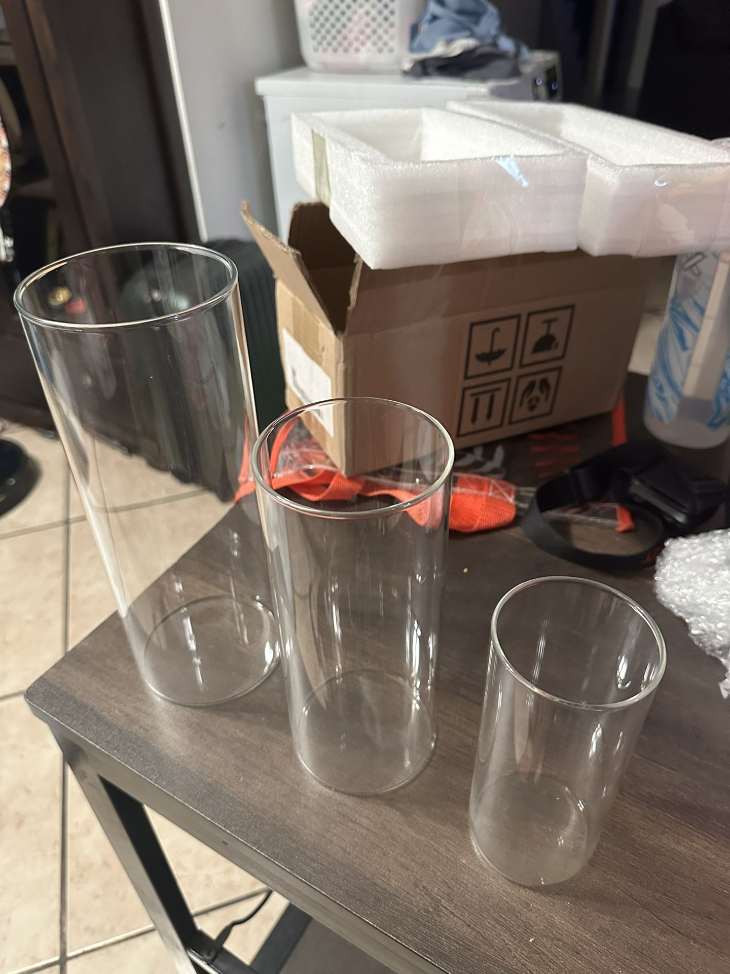 New set of 6 glass vases they are about 10” 8” and 6” tall 2 of each