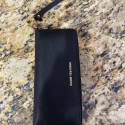 Black Wrist Michael Kors Wallet