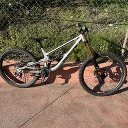 2023 Transition TR11 Downhill Mountain Bike  XL Mullet Fox Saint 