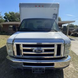 Ford F350 Box Truck , White , Box 14ft