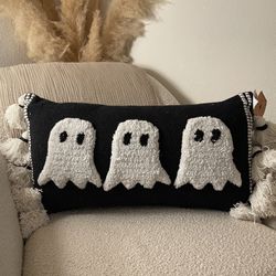 BRAND NEW WITH TAG + RARE Sweet Street Ghosts Tassled Black Decorative Pillow