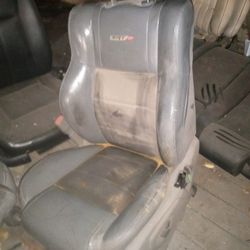 SRT FRONT SEATS