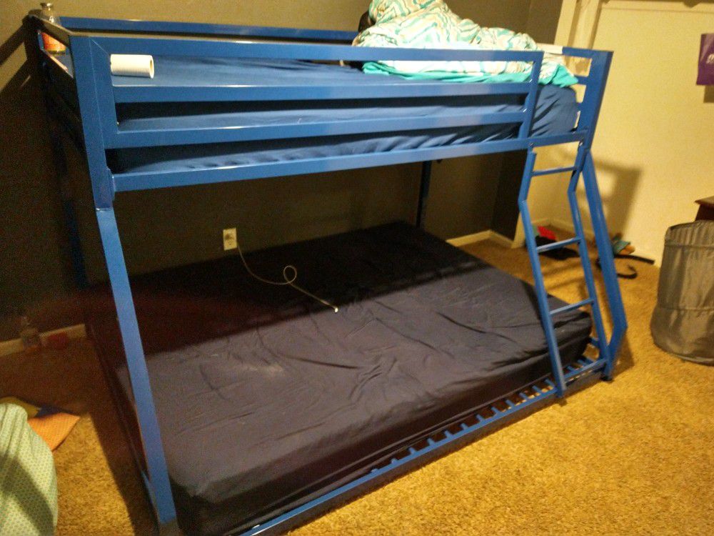 Bunk beds with brand new mattresese