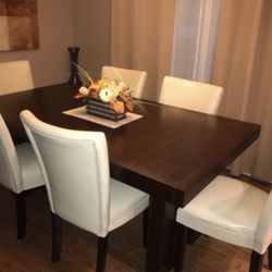 Wood Dinning Table And Chairs 