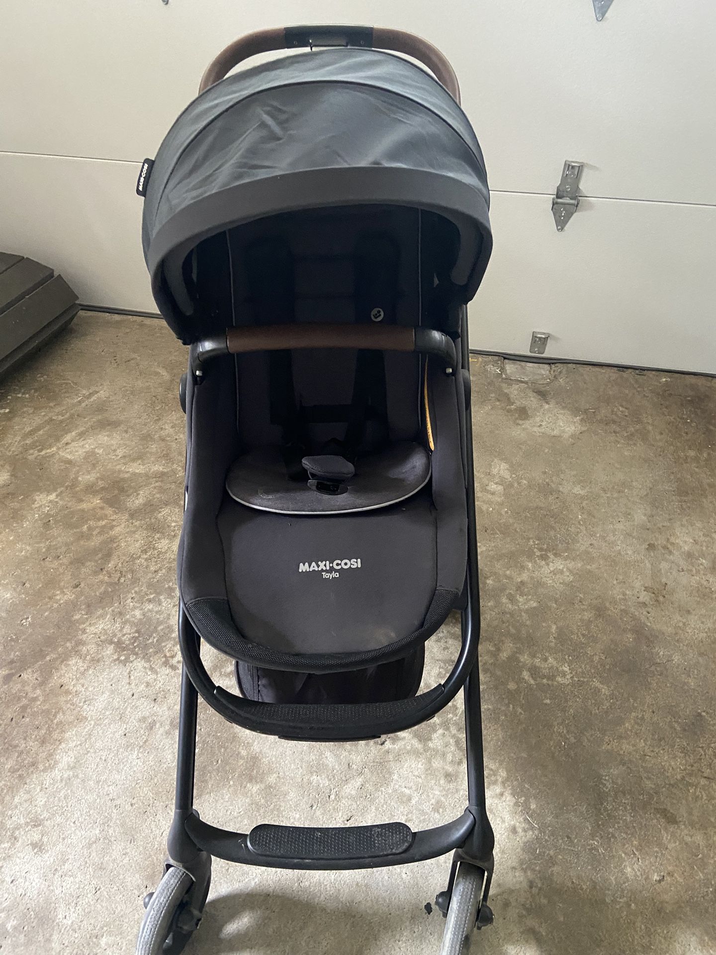 Maxi-Cosi Tayla Stroller - Essential Graphite