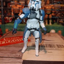Star Wars Figure " Blue Clone Trooper Commander Bacara " ( Vintage Hasbro 2004 )