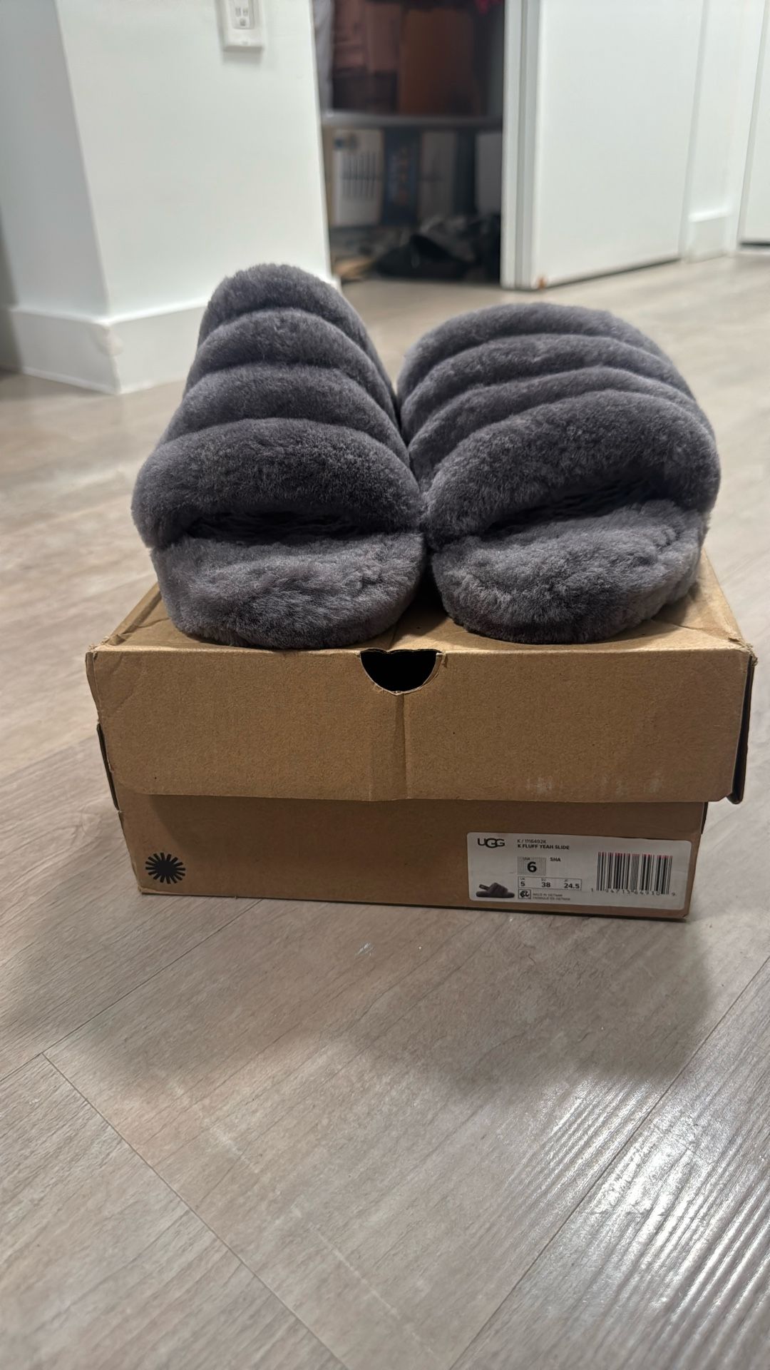 UGGS